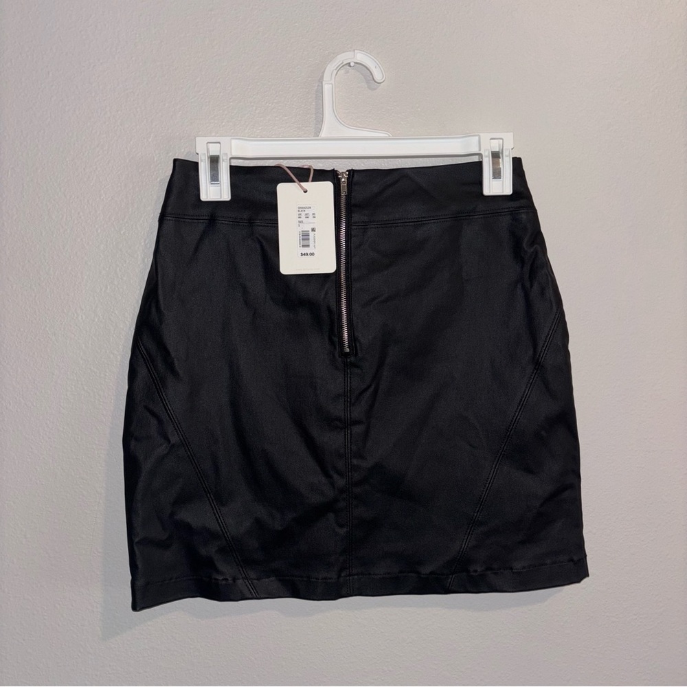 GB NWT Black pLeather Mini Skirt Size S - Picture 2 of 8